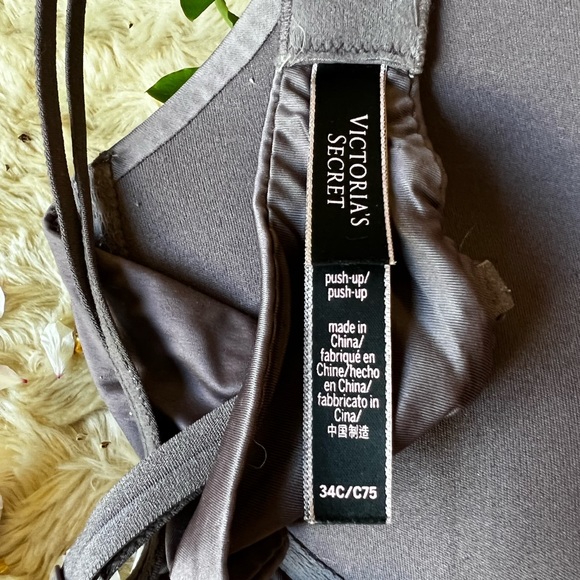 Victoria’s Secret Classic Push-Up Bra | 34C, Neutral | Excellent Condition 😍 - Picture 5 of 6